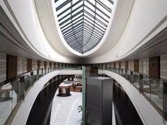 -上海滴水湖皇冠假日酒店