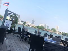 -曼谷湄南河畔华美达广场酒店
