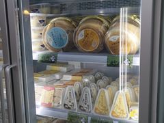 -正飞鲜奶(吐鲁番路店)