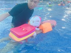 -鲨鱼游泳培训中心