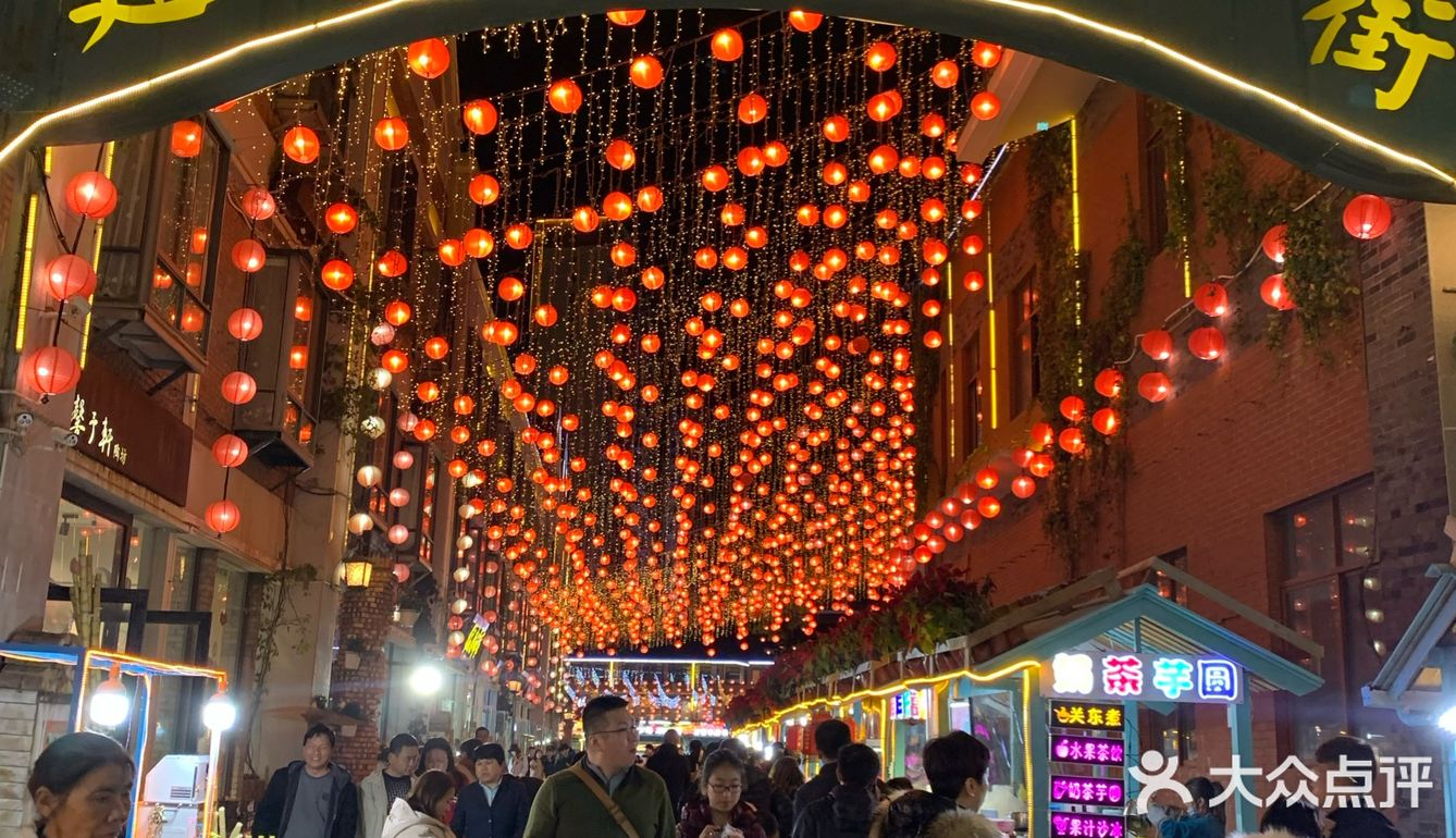 建水紫陶街每个城市特别是旅游城市都至少有一条步行街