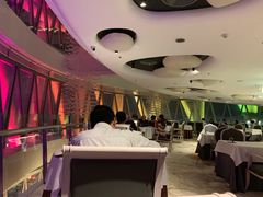 -广州塔卢特斯法国旋转餐厅