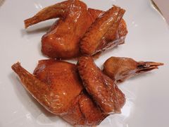 脆皮妙龄鸽-荣轩(新荣记环球金融中心店)