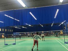 -中地华冠羽毛球俱乐部