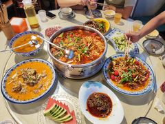 -牟记江湖重庆地标特色菜鱼蛋海鲜羊蝎子(巴南区黑金冠十多年好店)