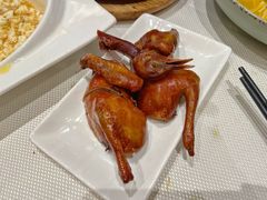 玻璃脆皮乳鸽皇-新雅粤菜馆(南京东路店)