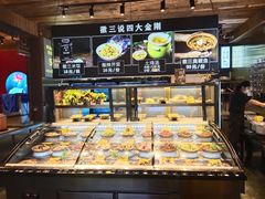 面包甜点陈列柜-徽三说·土徽菜·中国徽菜连锁品牌(一中店)