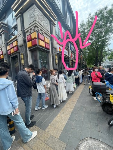簋街！排队排疯了的小破店！