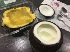 -志龙皇冠吃货椰子铺