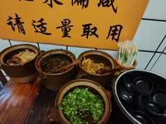 -矮子粉店1985·长沙米粉(湘春路店)