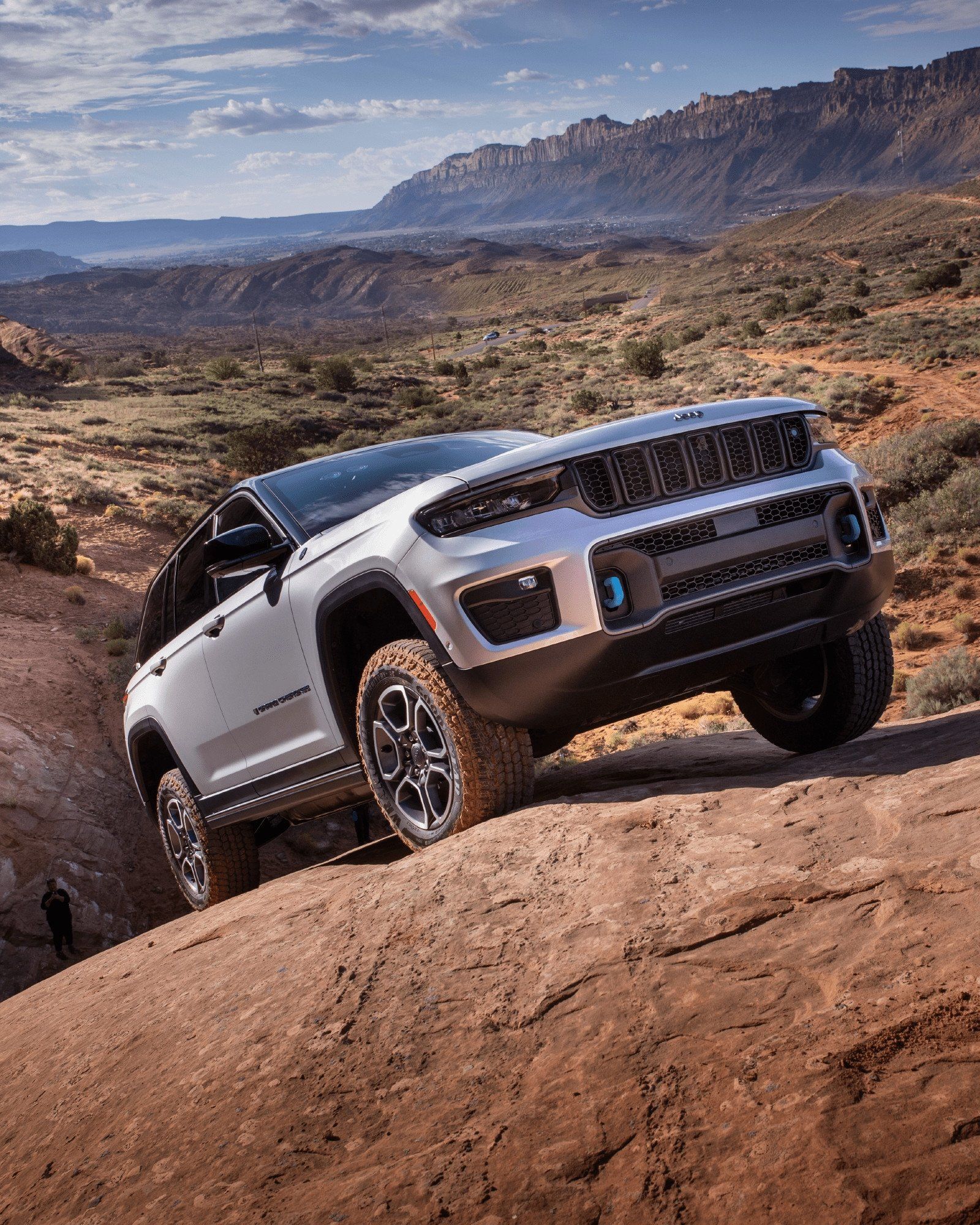 百万级进口豪华suv
全系采用4xe