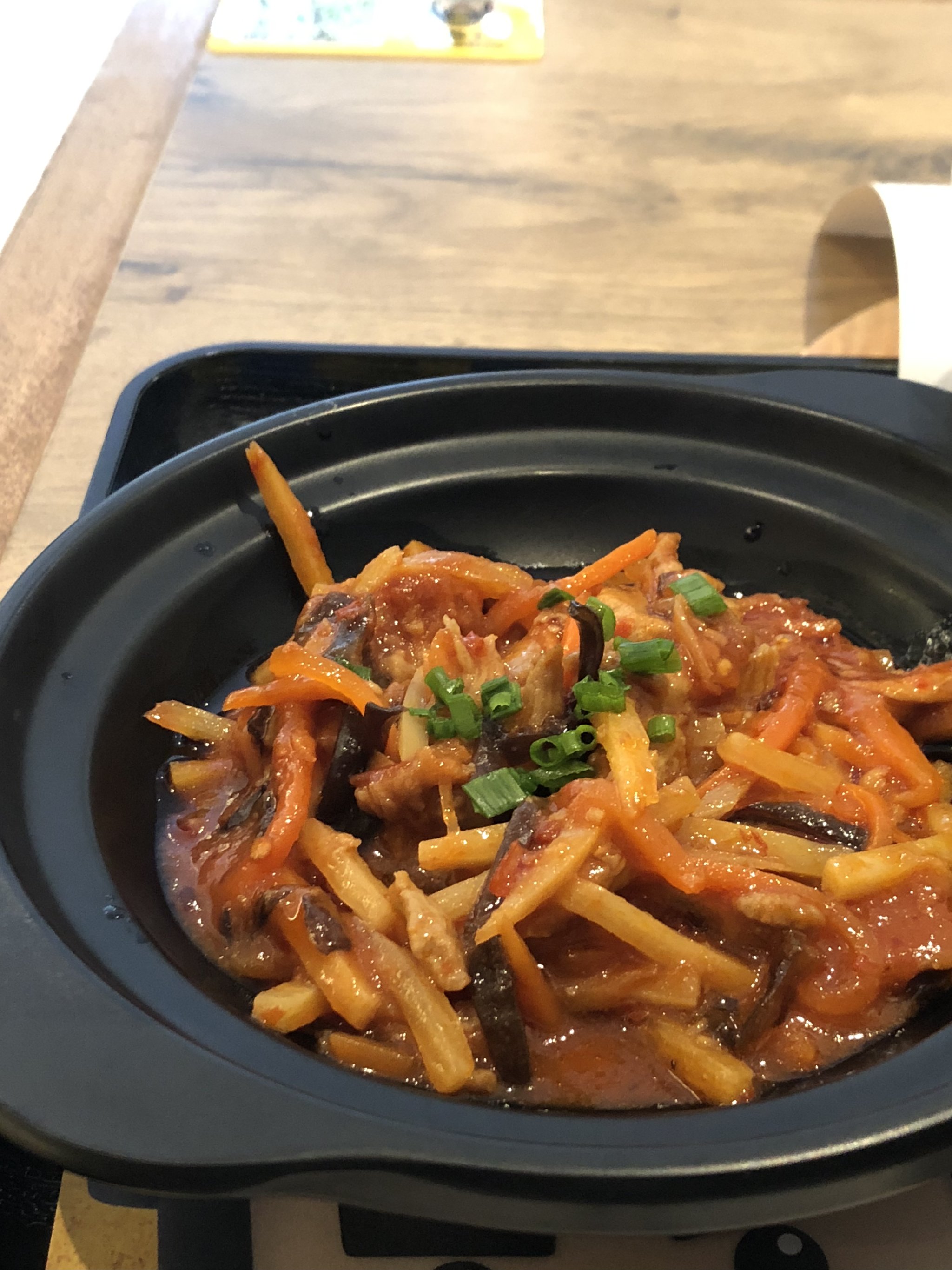 大学生爱吃的快餐饭类菜单最新资讯（谁能告诉我哪里有香港大学生快餐去哪儿？）