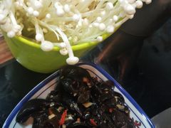 -三里屯土灶炖公鸡地锅鸡(江东店)