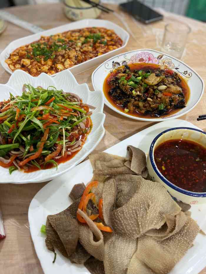 洪霞餐馆-"国庆期间带孩子去北碚玩抓住机会领略了传.