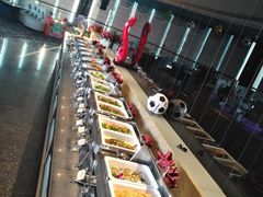 自助取餐区-粤海酒店-旋转餐厅