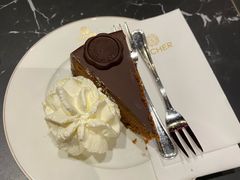 -Cafe Sacher(WIEN)