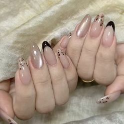-桃色美甲沙龙