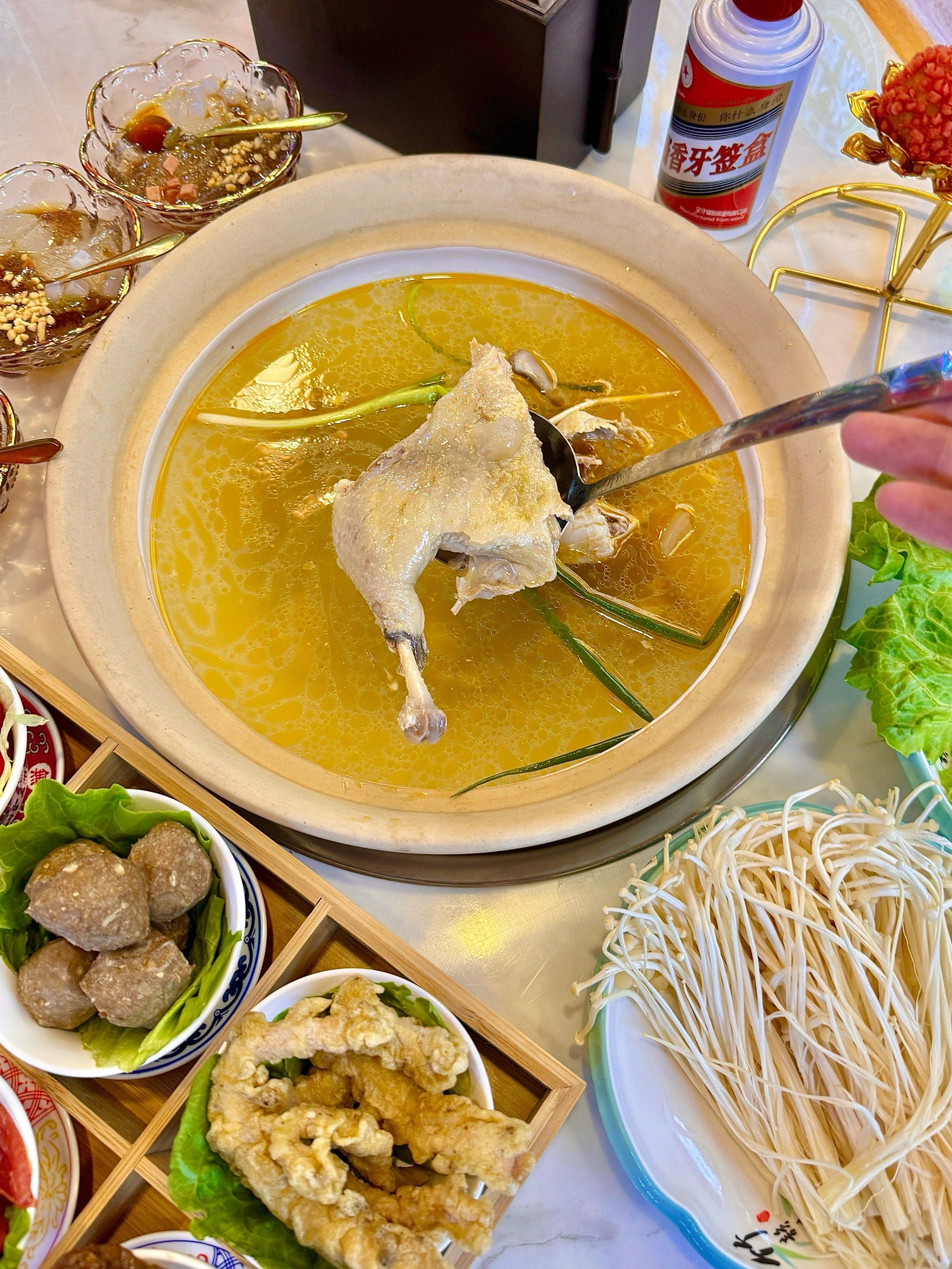 苏州也有了?酸汤鸭煲好好吃啊!