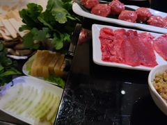 -潮汕三宝鲜牛肉火锅