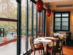靠窗位-龙门阵茶屋川菜馆(武康路店)