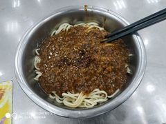 肉酱面-长安大学渭水滋兰苑餐厅