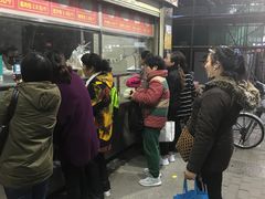 等位区-袁大头包子(光华路店)