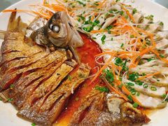 -梓檚中餐厅湖北菜小龙虾武昌鱼排骨藕汤(黄鹤楼店)