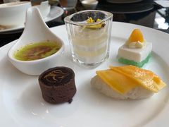 -圣丰索菲特·2 On 988 Café 自助餐厅