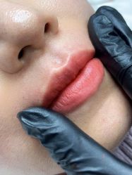 -林小西 · 专业半永久纹眉