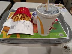 -麦当劳(轻轨曹杨路店)
