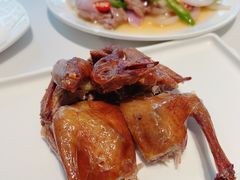 手撕乳鸽-琬苑鸽庄·川粤融合菜(解放碑总店)