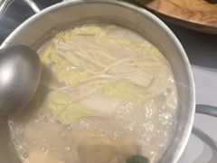 -红鼎豆捞·非遗鲍皇汤火锅(宝丰路店)
