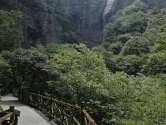 -燕子河大峡谷天坑仙境