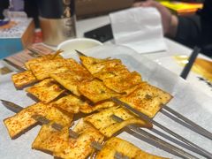 -小河公主秘制烤羊腿(小绿谷店)