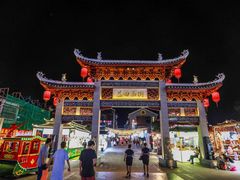 -刘姐啤酒鱼民族演艺餐厅(西街总店)