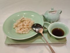 手剥龙井河虾仁-江南厨子·品苏杭(华润万象店)
