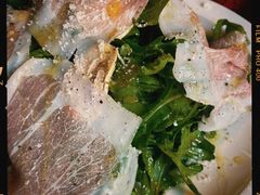 芝麻菜沙拉配风干火腿-羽深肉铺 Steak & Wine