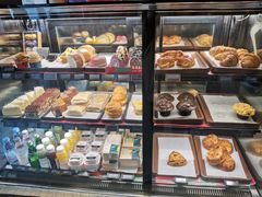 面包甜点陈列柜-星巴克(烟台大悦城店)