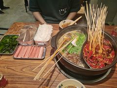 -郑记·古法黑砂锅串串(龙泉店)