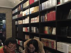 -钟书阁(松江泰晤士小镇店)