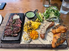 -Mark&Mars Restaurant