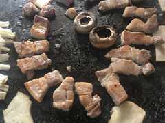 -小黑猪石板烤肉(美食街店)