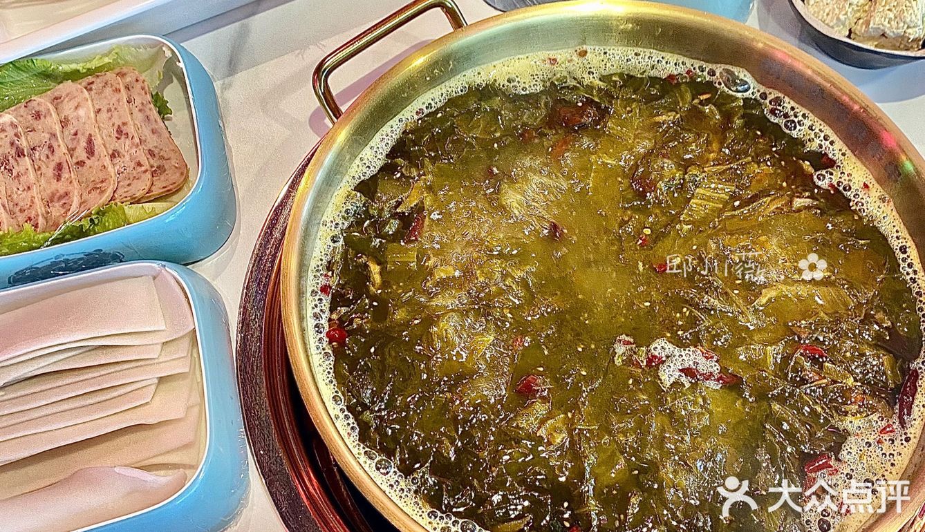 这家超火的酸菜串串，都开到家门口了还不冲？！开心🥳打卡！