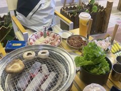 -叽叽扎扎烤肉场(生态城万达店)