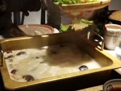 -尚尚仙·酸汤猪手·猪肚鸡火锅(华联万柳购物中心店)