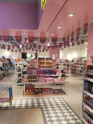 -嗨本可潮玩仓(大兴大悦春风里店)