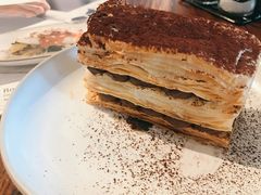 -ROAST coffee & eatery