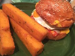 burger-The Grounds of Alexandria