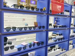 -美式眼镜·授权蔡司.依视路.尼康.豪雅.明月(南翔印象城店)