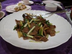 牛肝菌炒黄牛肉-惠食佳·朱雀(东方商厦店)